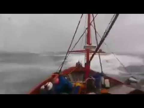 BARCO NO RIO GRANDE DO SUL EM TEMPESTADE