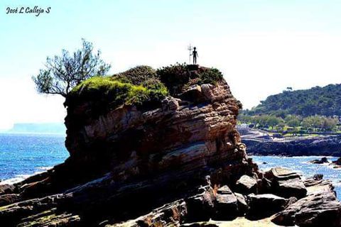 ENSENADA del CAMELLO. Situada en el núcleo urbano de Santander, junto a la Península de la Magdalena,