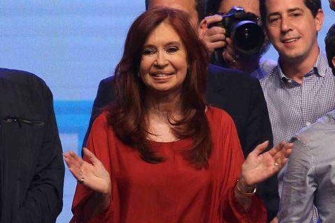 Cristina Kirchner mais próximo de destruir a Argentina!
Mas quem dúvida?
O comunismo e socialismo nefasto é como um vírus mortal,mata se transformando em fragmentos da morte!