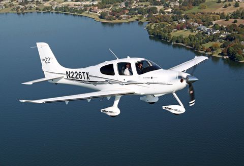 Cirrus sr20 is the best and safest! *w*