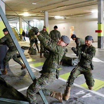 No es por nada, pero ¿recordáis cuando China levantó un hospital con 1.000 camas en 10 días? Todo el mundo se quedó pasmado y les felicitó. Pues bien, en Madrid el ejército español ha montado en IFEMA un hospital de 5.500 camas en 48 horas.