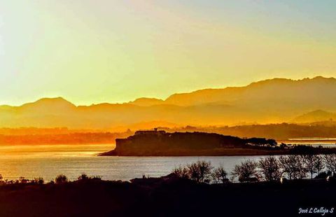 Buenos días amig@s desde El Faro de Cabo Mayor en Santander (Cantabria).